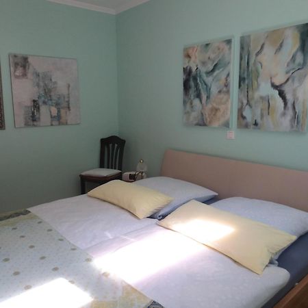 Holiday Flat With Idyllic Garden In Даун Екстериор снимка