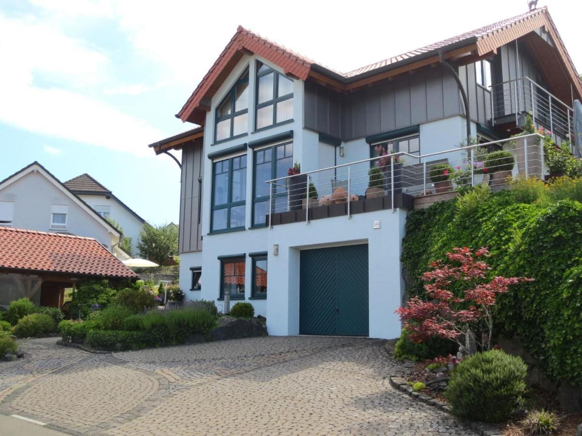 Holiday Flat With Idyllic Garden In Даун Екстериор снимка